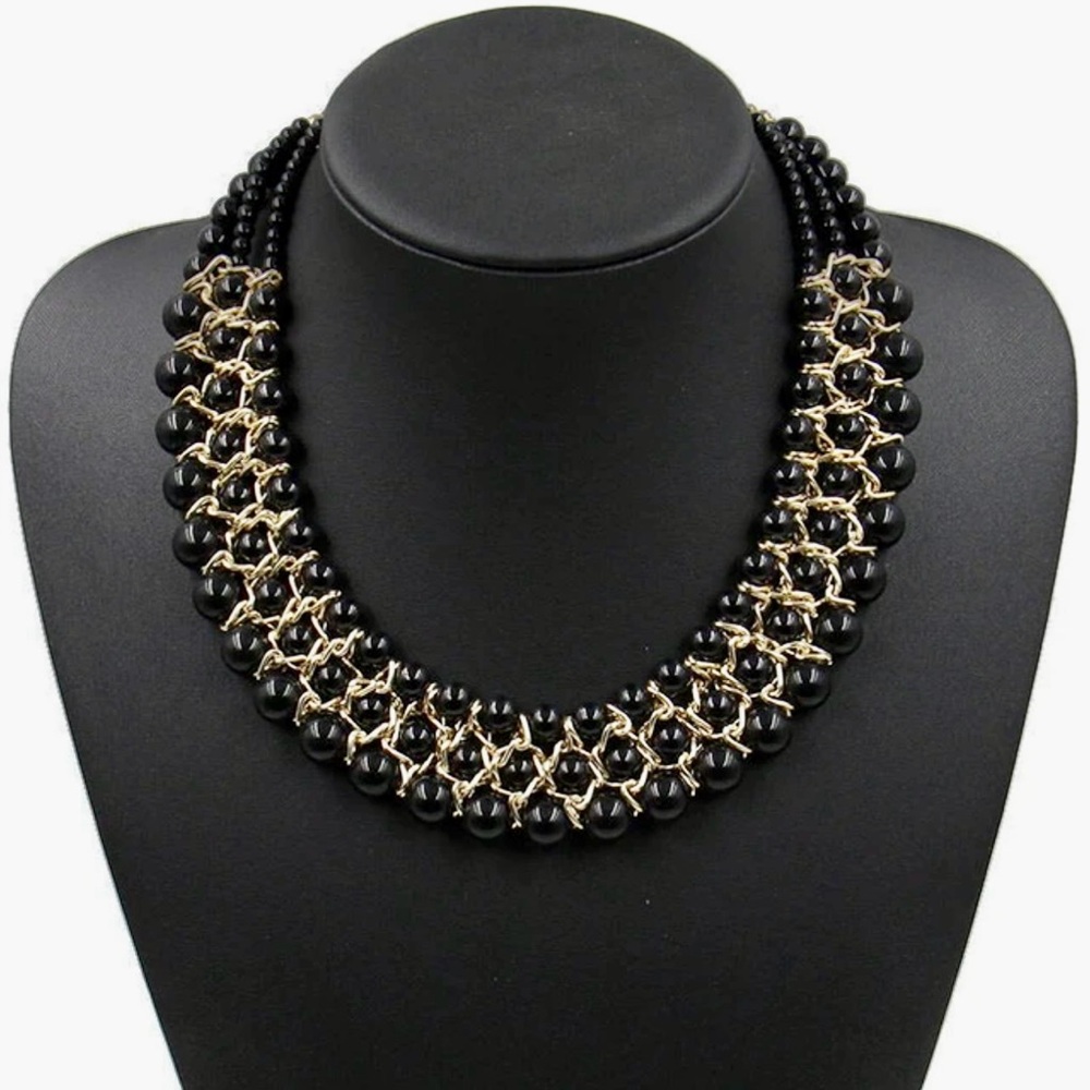 BLACK PEARL BEAD GOLD STATEMENT NECKLACE